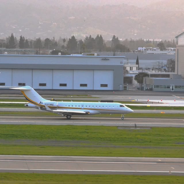 Bombardier Global Express business jet taxiing